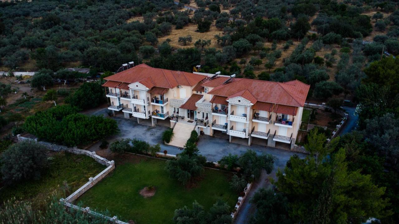 Manto Studios Tirós Dış mekan fotoğraf