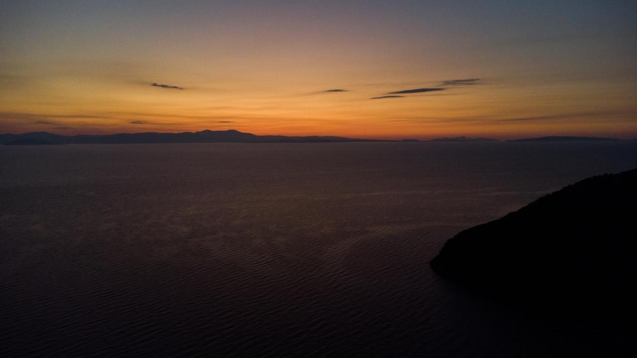Manto Studios Tirós Dış mekan fotoğraf