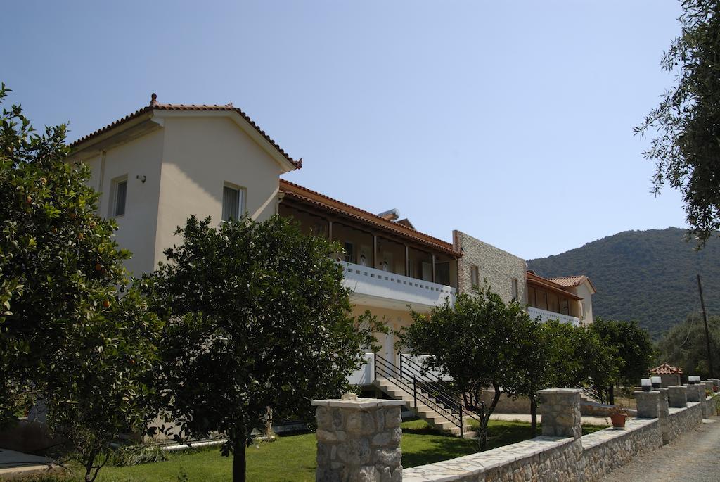 Manto Studios Tirós Dış mekan fotoğraf