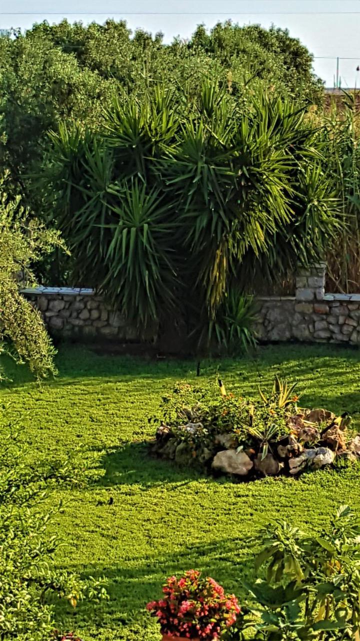 Manto Studios Tirós Dış mekan fotoğraf